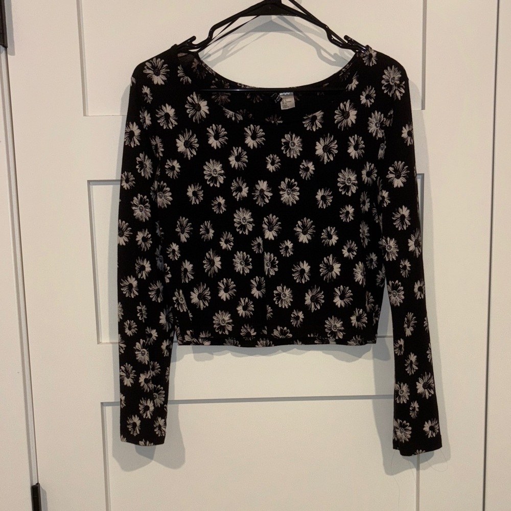 Divided Long Sleeve Floral Crop Top